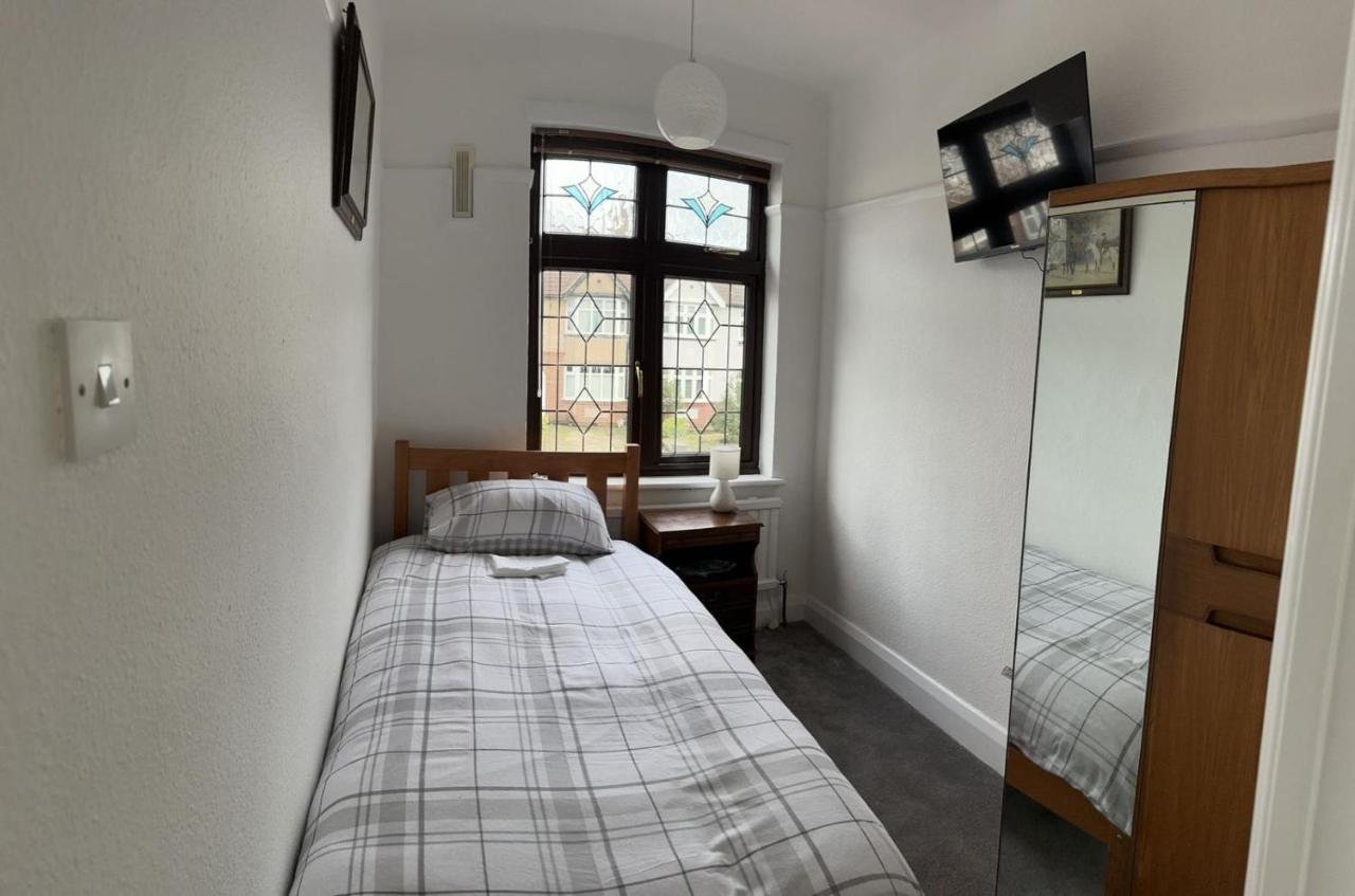Amazing And Romantic O2 Arena 4 Bedrooms House Free Parking London Exteriör bild