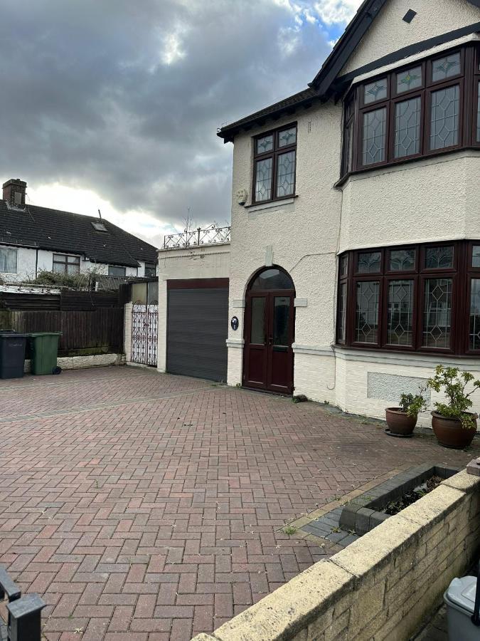 Amazing And Romantic O2 Arena 4 Bedrooms House Free Parking London Exteriör bild